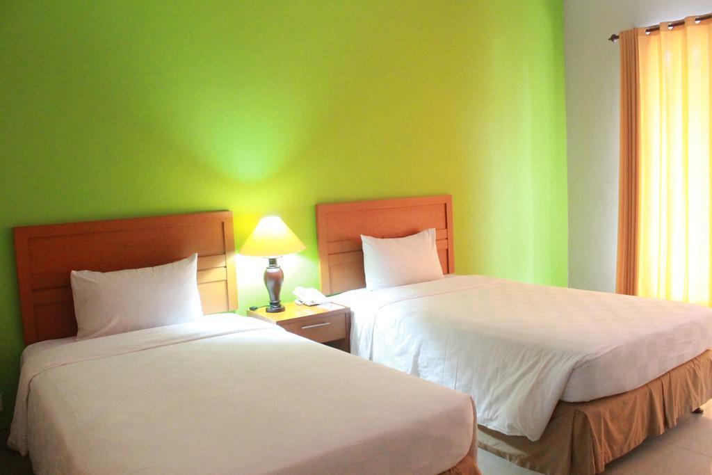 Hotel Town House Bukit Damai Indah Balikpapan  Esterno foto