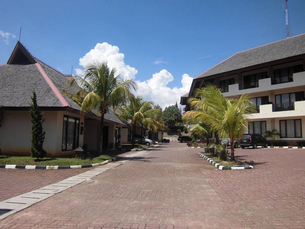 Hotel Town House Bukit Damai Indah Balikpapan  Esterno foto