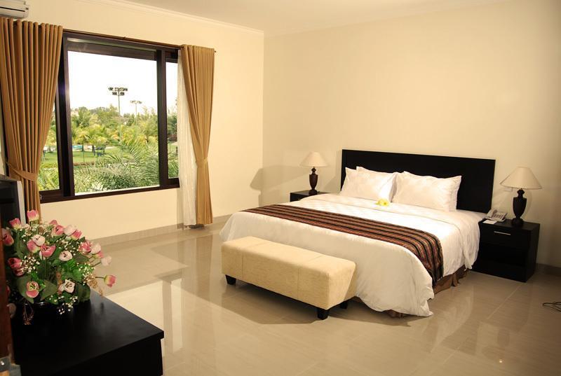 Hotel Town House Bukit Damai Indah Balikpapan  Esterno foto